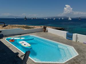 NV seafront Villa with private pool & NV seafront luxury suites no pool acces - Aegina