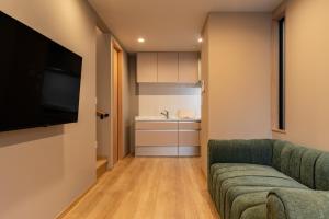 Akegumo 2 lines 1 bath2 toilets Direct to KIX