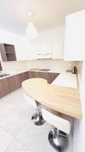 8 Delphi Court