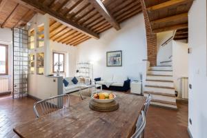 Signoria Lofted Apartment