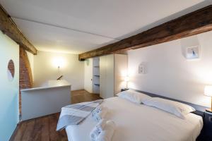 Signoria Lofted Apartment