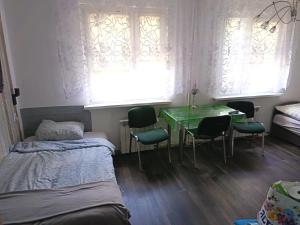 Centrum 2 łóżka ul Budowlanych 10 w kawalerce