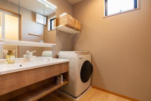 Sokai 2 lines 1 bath2 toilets Direct to KlX