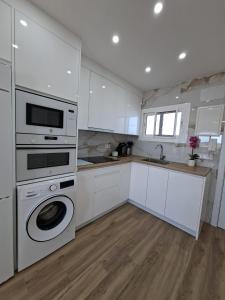 Ref 286 Apartamento en primera línea de playa con vistas al mar piscina y preciosa terraza soleada