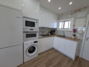 Ref 286 Apartamento en primera línea de playa con vistas al mar piscina y preciosa terraza soleada