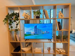 Luxury Studio Suite Rooftop Pool Prime Location