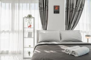 Quiet Work-Friendly Phuket Town Fast WiFi & Pool