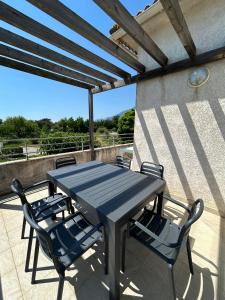 Appartement lumineux 2 chambres - plage et piscine