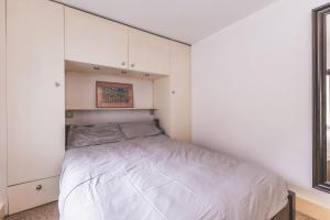 Cozy London APT Near Tube and Westfield W12