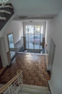 Cozy Downtown Rooms