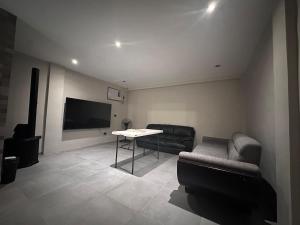The Lake House Taguig near Bgc