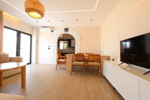 Luxury Villa Oasis