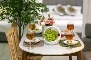 7호선5분,신사 가로수길10분,코엑스 차로10분,강남,논현,학동역,넓은2Room,3QBed