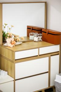 7호선5분,신사 가로수길10분,코엑스 차로10분,강남,논현,학동역,넓은2Room,3QBed