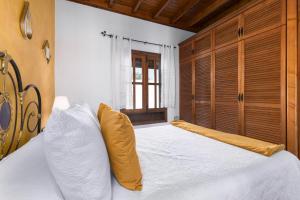 Home2Book La Molina C, Rural Retreat