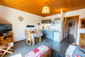 Cosy and exotic apartment - view on the lake