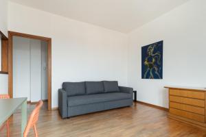 GuestHost - Comfy Balcony Flat Affori MM3