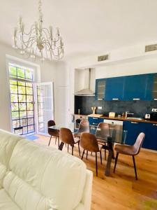 Apartment with private garden at centre of Aix en Provence