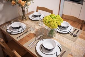 Bright and Airy Japanese House with Private Garden Up to 6 Guests Near Tsutenkaku Tennoji Zoo