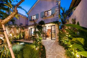 Exclusive 2BR Villa Soleiadu with private pool in Kerobokan -Bali