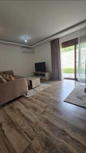 Lux studio - Vrh Đevojka