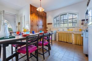 GuestHost - Lovely Sea View Villa with Parking