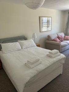 Grassmarket Superb studio with Castle view kitchen and shower room