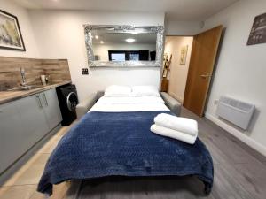 Sidemersey Livings - Relaxing Central Tailored Apartment with Free Parking, French Balcony