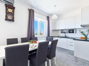 Apartment Marble View