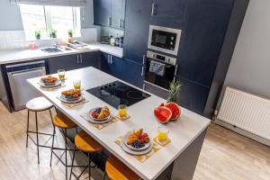 Castleford Stay, Families & Work Trips at Liquorice Lodge