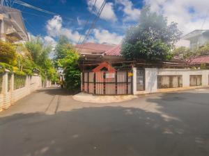 Strategic & Authentic 1BR Kemang House