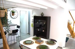 Charmant duplex sur le Port de Saint Mandrier - Q01