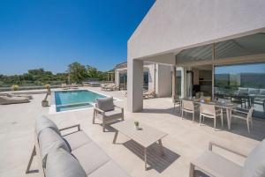 Oramia Infinity Villa with Heated Pool in Chania