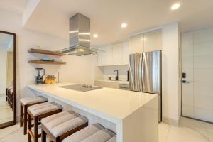 Family-Friendly oasis with pool and steps from Medano Beach