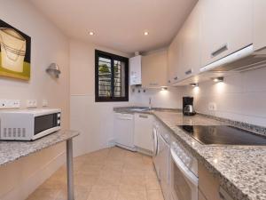 Precioso apartamento de 2 dormitorios con parking & WiFi