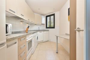 Apartamento de 2 dormitorios vista mar con parking