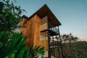 Casa Tucán by LAR Architects - pool and sea view