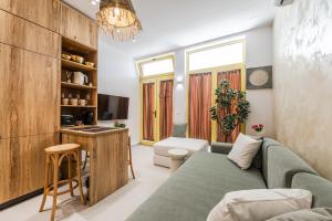 NooN Properties Santorini by PikHost