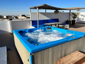 Appartement rooftop avec piscine , jacuzzi & fibre Noria Golf