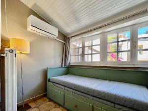New 2BR Under the Acropolis apartment