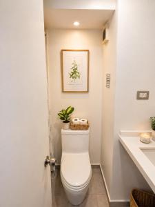 departamento cómodo, central con estacionamiento