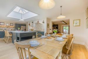 7 Bed in Kimberley oc-p28132
