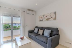 #372 Sunny Balcony Retreat 3 Bedrooms