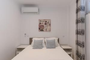 #372 Sunny Balcony Retreat 3 Bedrooms