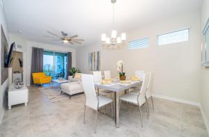 3BR Storey Lake Condo Lake View 3150-308BR