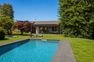 Villa Simonetta - Modern Design Home with Pool & Garden near Lake Como and Switzerland
