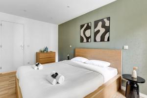 Home 4-Bedroom by Buttes Chaumont - 12 Guests