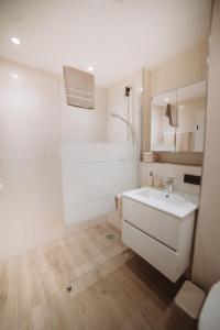 ALPEN STUDIO - moderne Ferienwohnung mit Bergblick & Südterrasse in Bad Hindelang