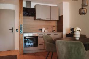 ALPEN STUDIO - moderne Ferienwohnung mit Bergblick & Südterrasse in Bad Hindelang