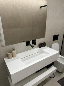 Alimar Pool Suite